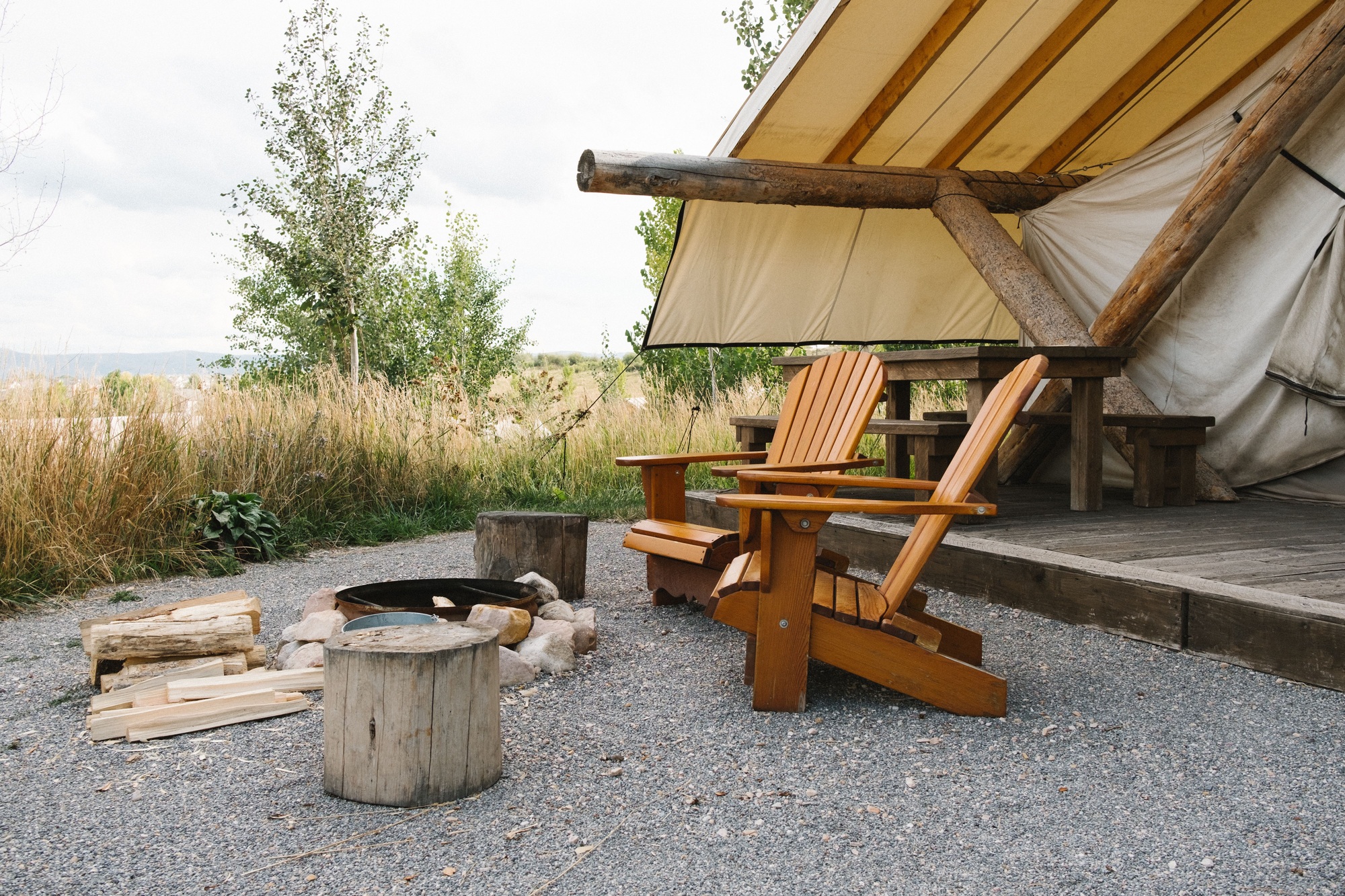 road-trip-through-the-west-coast-of-the-us-and-making-a-luxurious-stop-at-a-glamping-site.jpg